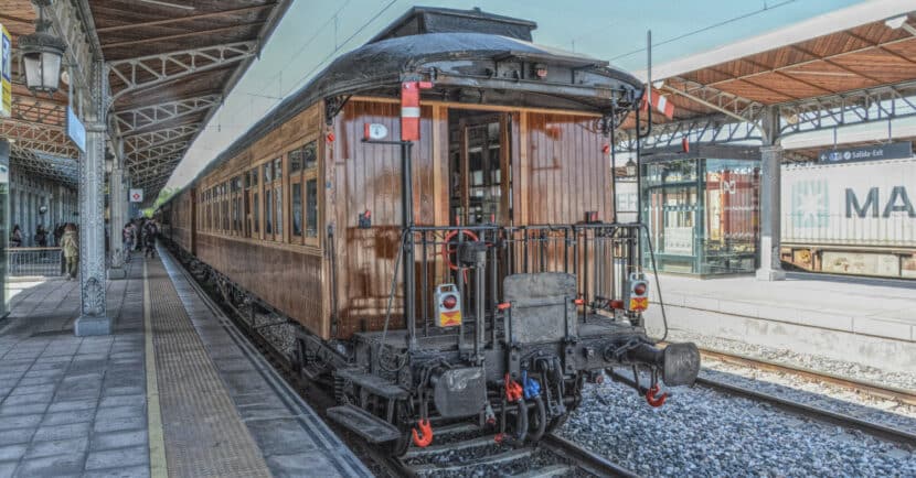 Coche de viajeros del Tren de la Fresa en Aranjuez. MIGUEL BUSTOS.