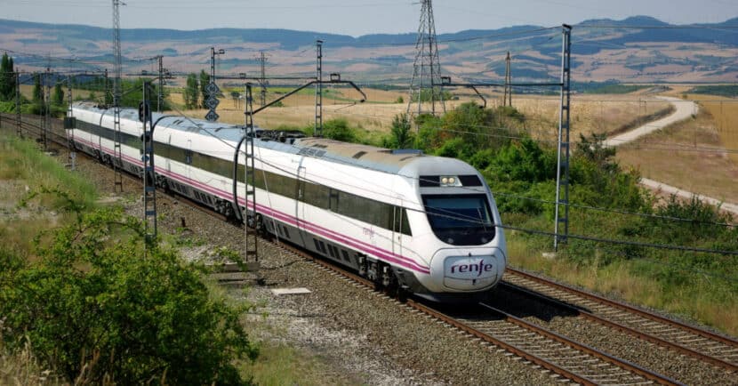 Los trenes Alvia disfrutarán de descuentos con los Superprecios del Black Friday 2024 de Renfe.