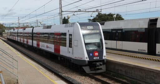 Trenes de Metrovalencia en València Sud. (CC BY SA) SMILEY.TOERIST-WIKIMIEDIA COMMONS. Imagen recortada